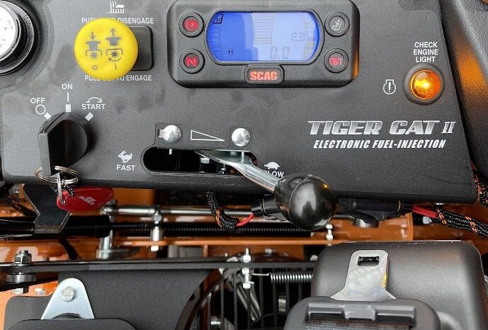 
								Tiger Cat II Zero – Turn Riding Mower STCII52V26FTEFI full									