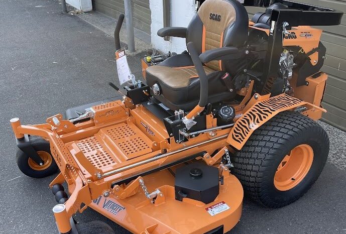 
								Turf Tiger II Zero-Turn Riding Mower STTII61V-40B full									